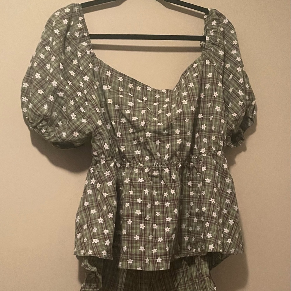 Zaful Green and White Puff Sleeve Blouse with Tie Front